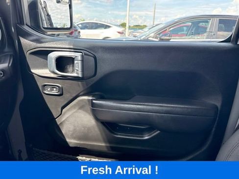 Used 2022 Jeep Gladiator Sport AWD/4WD image 10