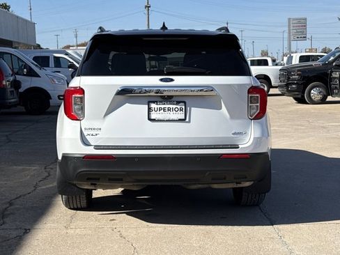 Used 2021 Ford Explorer XLT image 4