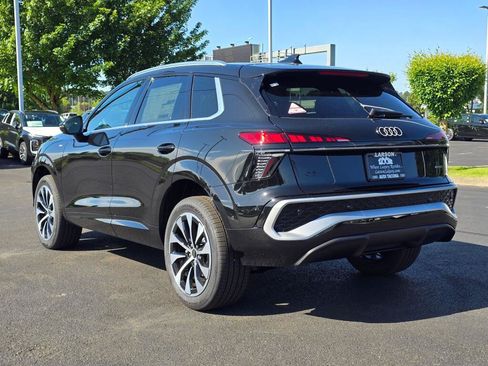 New 2026 Audi Q3 quattro 2.0T AWD/4WD image 3