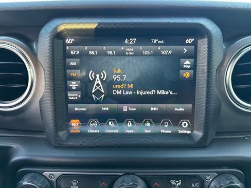 Used 2020 Jeep Gladiator Overland image 22