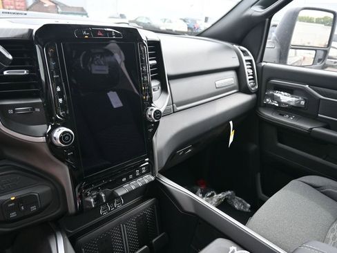 New 2026 RAM 2500 Big Horn AWD/4WD image 16