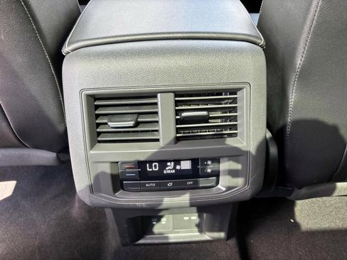 Used 2022 Volkswagen Atlas SE w/ Panoramic Sunroof Package image 33