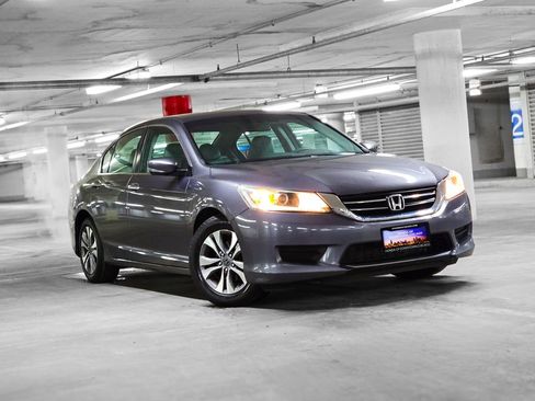Used 2014 Honda Accord LX image 4