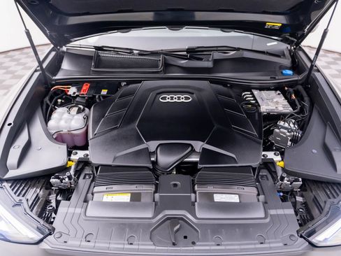 Used 2025 Audi Q8 Premium Plus AWD/4WD image 30