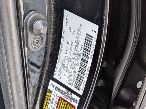 Used 2021 Toyota Tacoma TRD Off-Road w/ Technology Package image 30