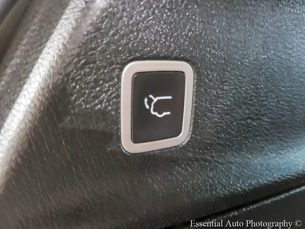 Used 2025 Chrysler Pacifica Limited FWD image 25