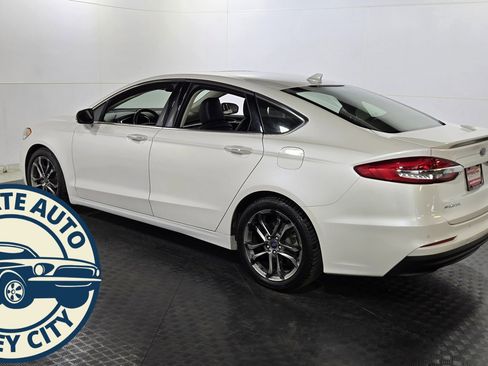 Used 2020 Ford Fusion Titanium image 5