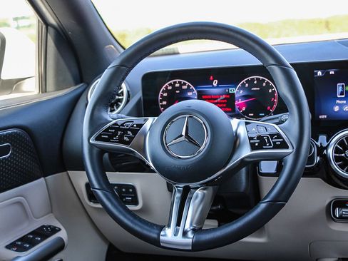 Certified 2025 Mercedes-Benz GLA 250 GLA 250 image 16