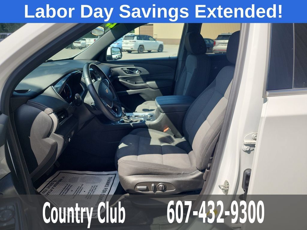 Used 2023 Chevrolet Traverse LT AWD/4WD image 11