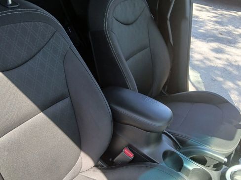 Used 2018 Kia Soul FWD image 24