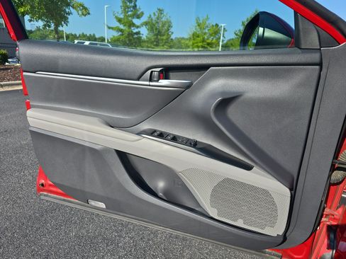 Used 2019 Toyota Camry SE FWD image 27