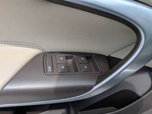 Used 2012 Buick Regal Premium FWD image 17