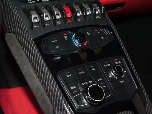 Used 2015 Lamborghini Huracan LP 610-4 AWD/4WD image 13