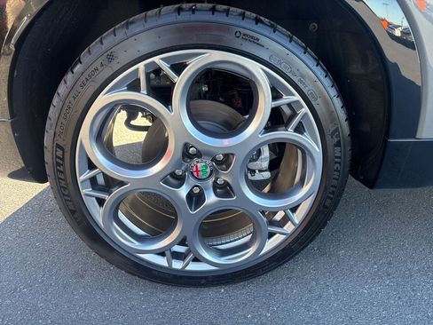 Used 2024 Alfa Romeo Tonale Ti image 10