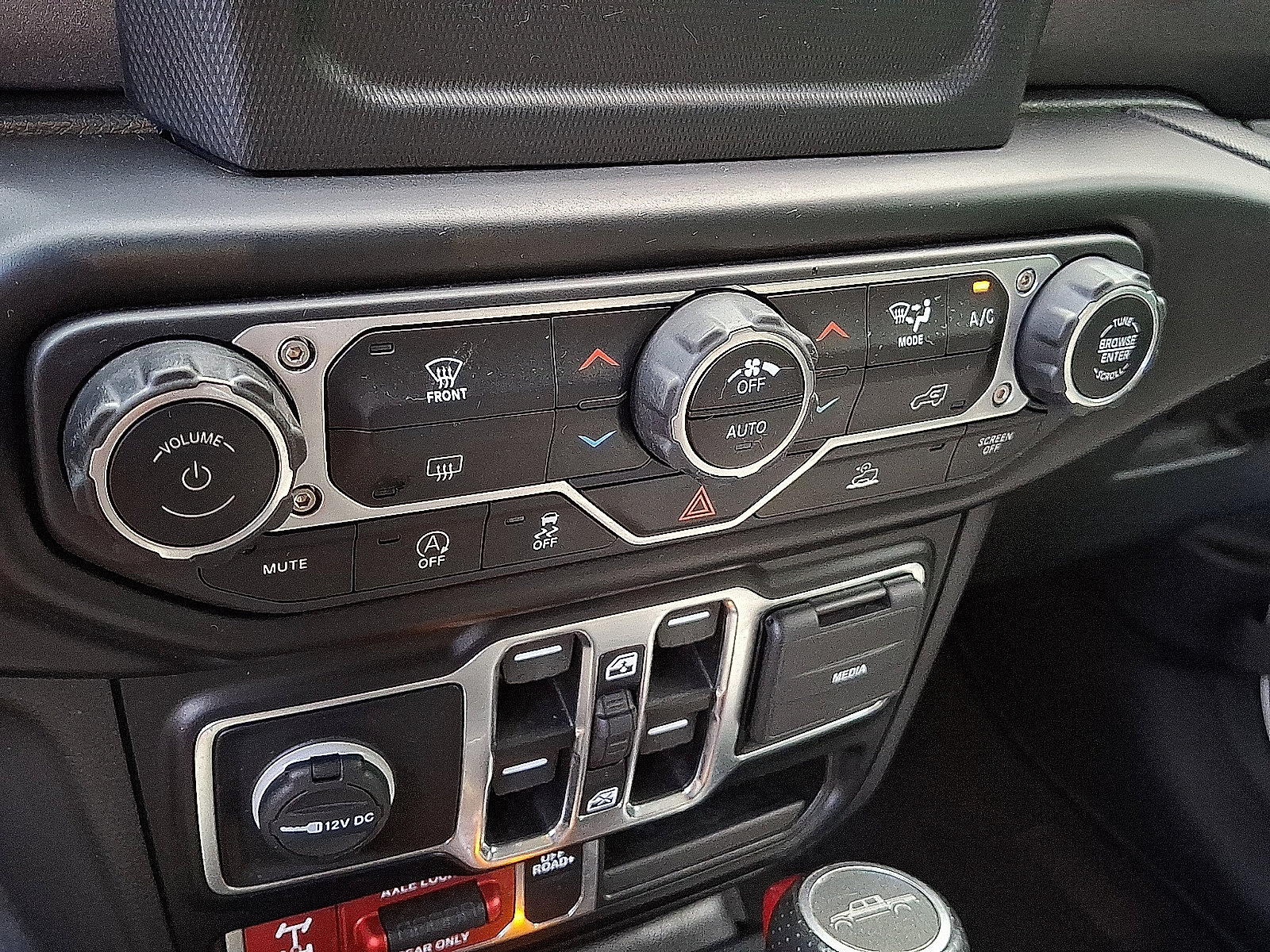 Certified 2021 Jeep Gladiator Mojave AWD/4WD image 16