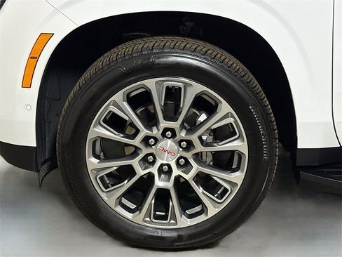 Certified 2025 GMC Yukon Denali image 31