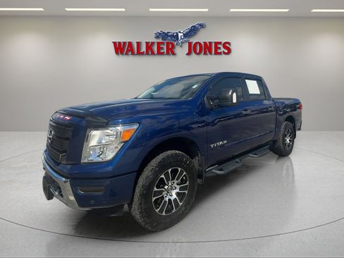 Used 2024 Nissan Titan SV w/ SV Convenience Package AWD/4WD image 2