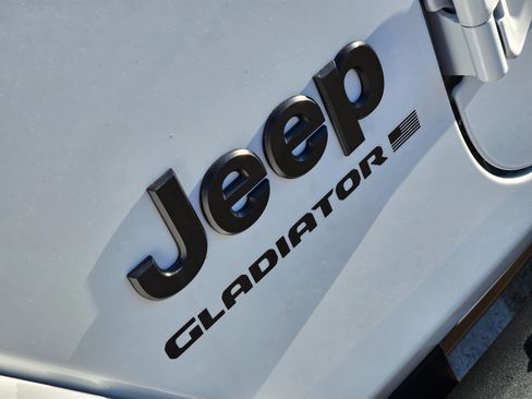 New 2026 Jeep Gladiator Sport image 18