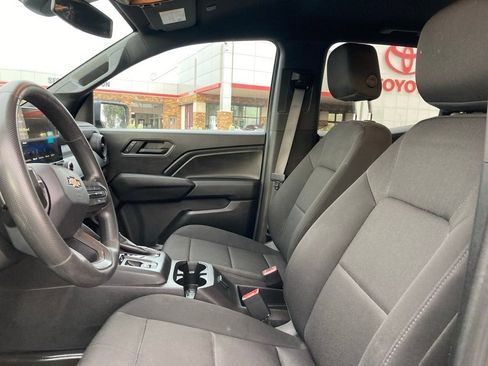 Used 2023 Chevrolet Colorado W/T image 10