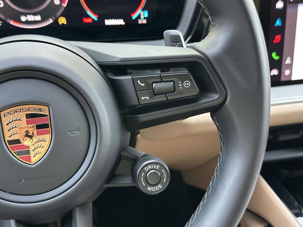 Certified 2026 Porsche Cayenne AWD/4WD image 23