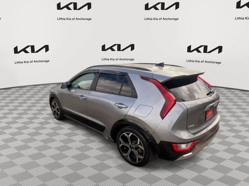 Used 2023 Kia Niro EX Touring FWD image 6
