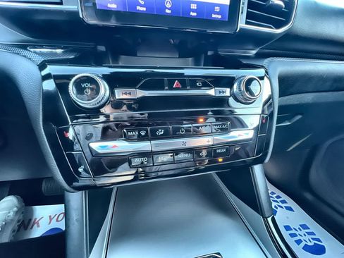 Used 2023 Ford Explorer ST-Line w/ Class IV Trailer Tow Package image 18