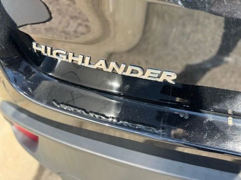 Used 2017 Toyota Highlander SE image 43