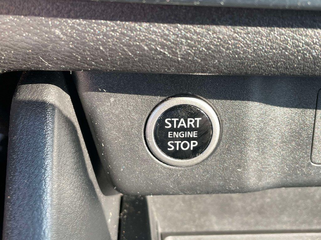Used 2023 Nissan Rogue SV FWD image 29