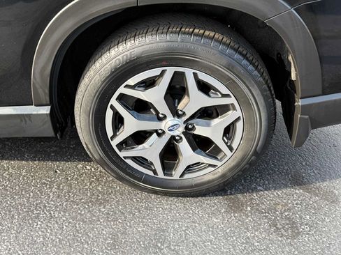 Certified 2023 Subaru Forester Premium AWD/4WD image 9