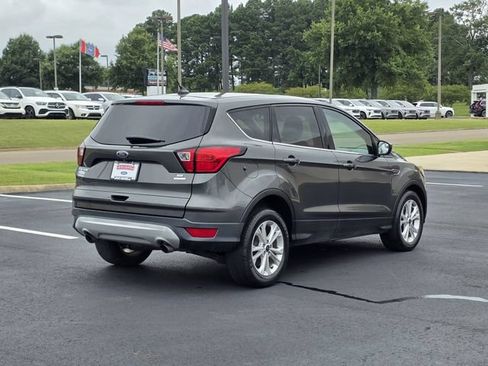 Used 2019 Ford Escape SE FWD image 4
