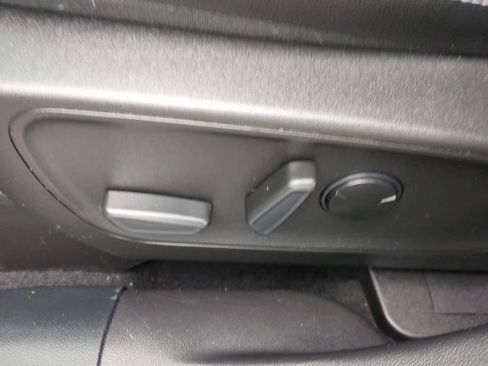 Certified 2023 Ford Escape Platinum w/ Premium Technology Package image 17