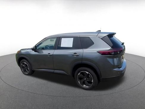 Used 2025 Nissan Rogue SV AWD/4WD image 10