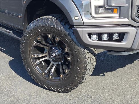 Used 2018 Ford F150 Raptor w/ Equipment Group 802A Luxury image 3