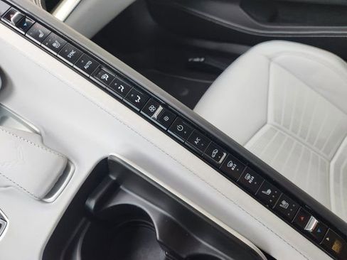 Used 2024 Chevrolet Corvette Stingray w/ Z51 Performance Package image 23