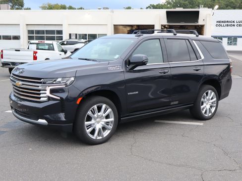 Used 2023 Chevrolet Tahoe High Country w/ Premium Package 2 AWD/4WD image 5