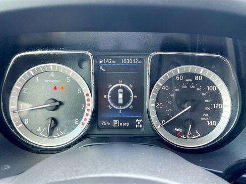 Used 2019 Nissan Titan SV w/ SV Convenience Package AWD/4WD image 13