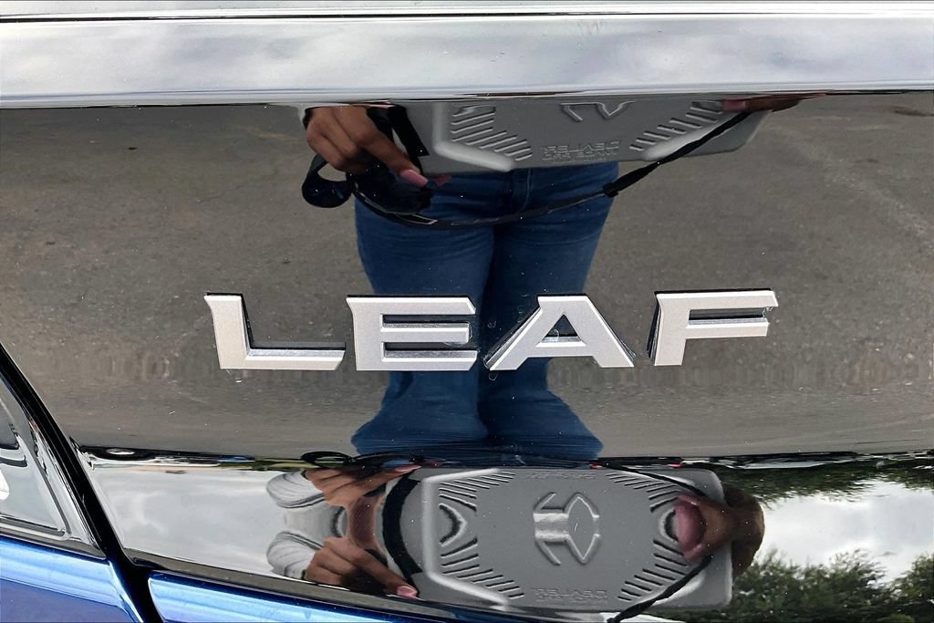 Used 2025 Nissan Leaf S FWD image 26