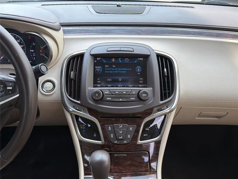 Used 2014 Buick LaCrosse Leather image 10