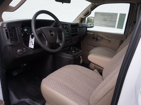 New 2025 Chevrolet Express 2500 Work Van image 9