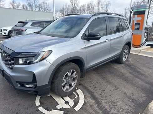 Used 2023 Honda Passport TrailSport image 5