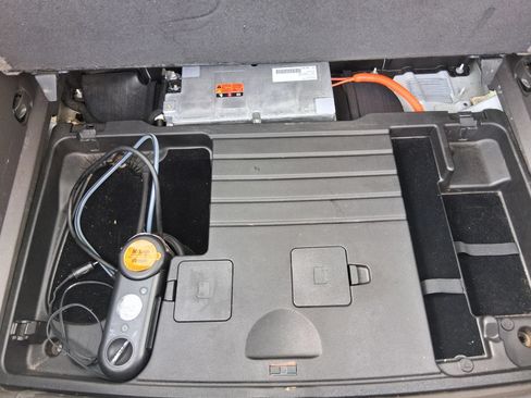 Used 2013 Chevrolet Volt Premium w/ Premium Trim Package FWD image 27