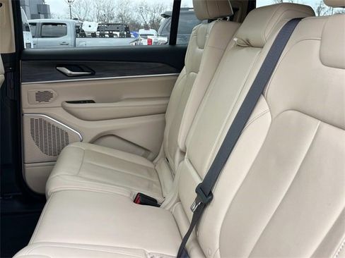 Used 2021 Jeep Grand Cherokee L Limited image 21