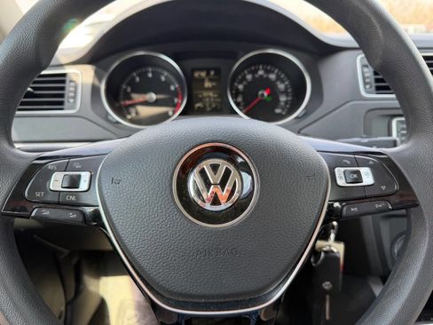 Used 2017 Volkswagen Jetta S image 22