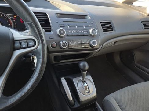 Used 2010 Honda Civic LX image 29