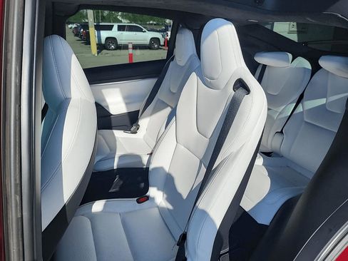 Used 2023 Tesla Model X Plaid image 4