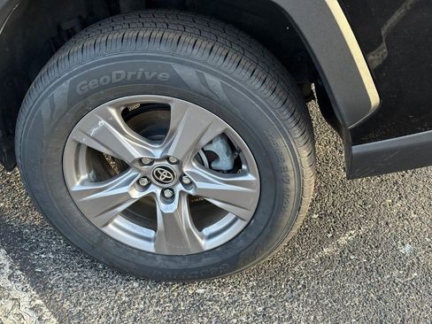 Certified 2022 Toyota RAV4 LE image 10