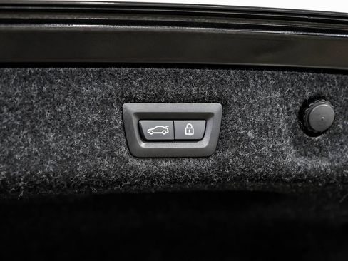 Used 2018 BMW M550i xDrive image 52