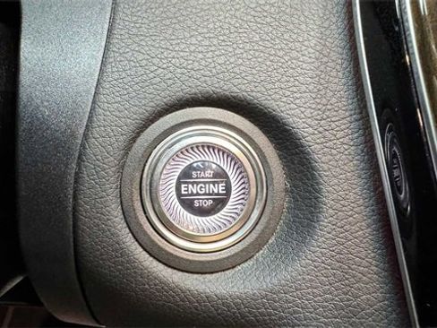 Used 2020 Mercedes-Benz C 300 Sedan image 34