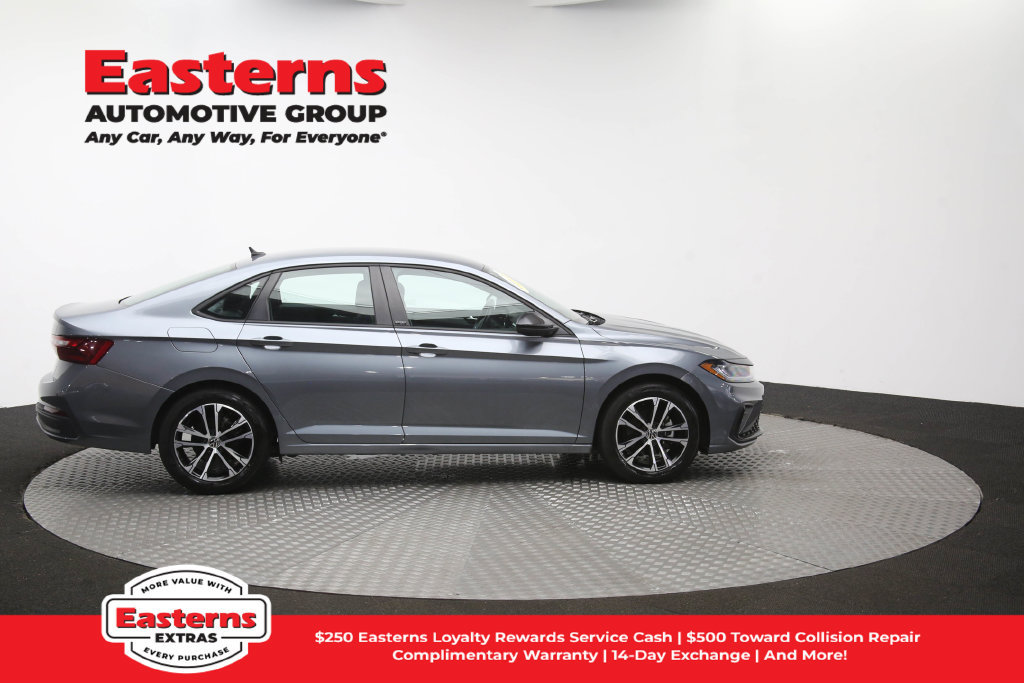 Used 2025 Volkswagen Jetta Sport FWD image 45