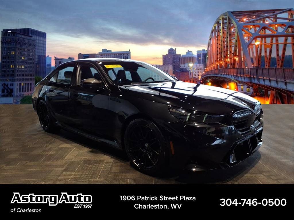 Used 2025 BMW M5 w/ Carbon Package AWD/4WD image 1